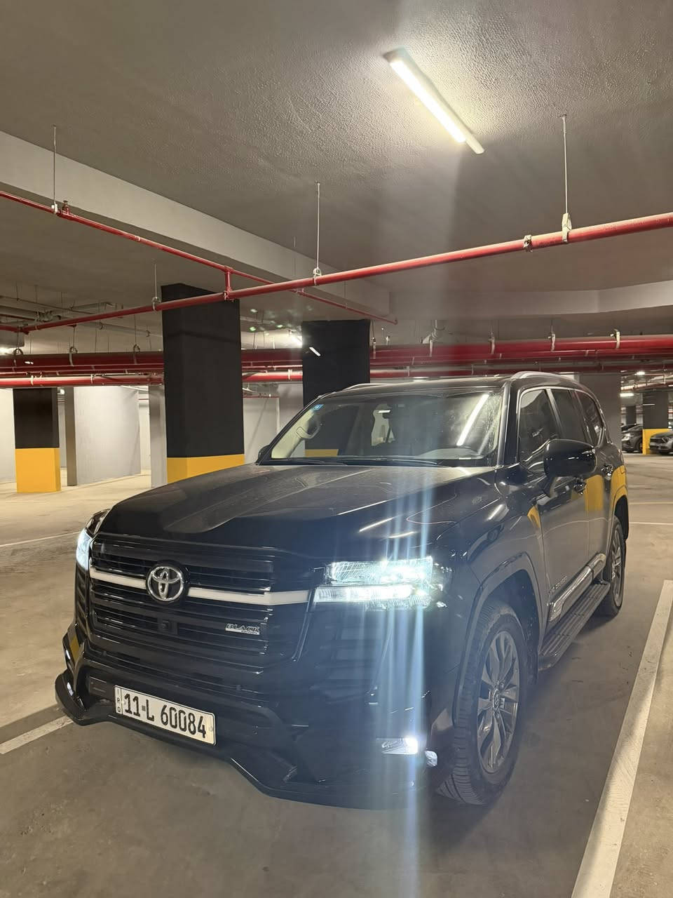 السلام عليكم 
لاندكروز GXR  2024 بريم لمتد اصل

مكينه 4000 تنفس طبيعي

ماشية 24

فول1/1 

كامرات 4 

كراسي كهرباء 

كراسي تبريد

صندوك كهرباء 

سايد بريك دكمة 

انضمة قيادة 

شاشات 
سعر 
$70.000
ومعروفة لمواصفات لباقيه 
مكفولة من كلشي فقط PDR ب جاملغ الخلفي كد 4 اصبع
و جوة المراية رصعه مكحله فقط
سيارة ب اسمي

 077.300.300.75
المنصور مول المنصور
