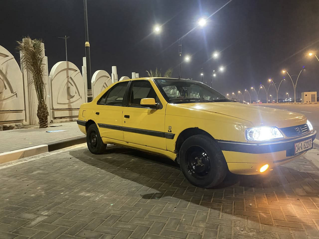 بيجو ٤٠٥   مديل٢٠١٦. مكينه كير كفاله حداديه جديده تخم تاير جديد كهربائيات سياره مابيه نقص واحد سعر ٤٧ وبيه مجال رقم ***********
