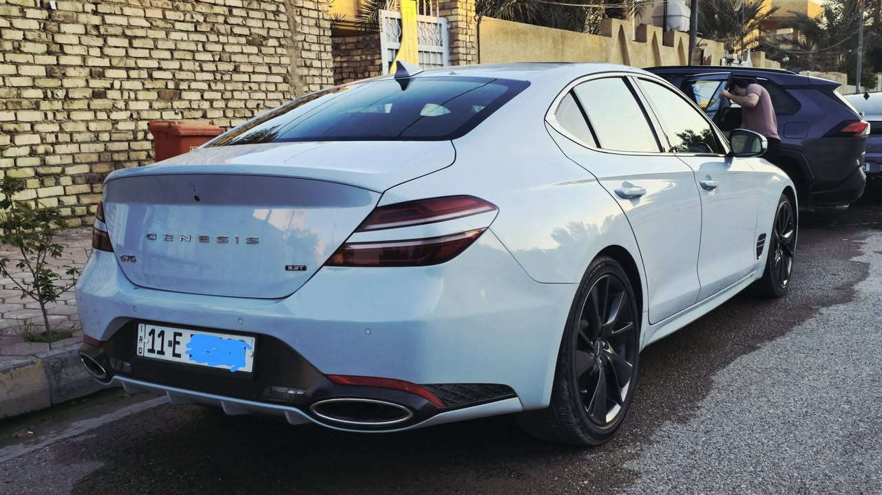 genesis g70 2022 ) وارد أمريكي
رقم  بغداد الدولي هزه جديده 
عداد 52 الف كيلو
المواصفات :  
•  مُحرك السياره  6 سلندر توين تيربو 
مزود بشوته وعطاس وكاله K&N  الامريكيه 
• لون سموك 
•داخل لون اسود مطرز ب احمر
•گشنات أمامية كهرباء جلد أسود مطرز احمر
.كشنات تدفئه تبريد 
•  تبريد قطعتين 
•   بصمه 
•  كامره خلفية 
•   نضام الكشف المحيطي في حالة الباركنك 
• تشغيل عن بعد 
•  اوتو هولد 
•  اوضاع القياده 5
- (سبورت - سبورت بلاس - أيكو - سمارت - مخصص )
•  نقاط عمياء  
• حساسات - امامي - خلفي - جانبي 
•  تحكم  مع شفتات 
•  نظام تحذير مغادرة المسار. 
.  نضام تفعيل مباشر للضوء العالي في الطريق المعتم 
•  نضام القيادة الذاتية 
•  نظام المساعدة في الحفاظ على المسار. 
•  نظام المساعدة في تجنب الاصطدام الأمامي. رادار 
•  نظام تثبيت السرعة التكيفي. 
•  نظام صوت Lexicon مع 15 سماعة 
•  شاشه 12.3 بوصة  تدعم كار بلي واندرويد اوتو 
•   إطار السياره ١٩
.كشنات وستيرن كهرباء مع خاصية الخزن
.مرايا جانبيه شفط واشارة وهيتر ورادار و قلاب
.فتحة سقف بانوراما
حادث السياره 
البنيد مبدل نفس اللون 
الجاملغ تعديل 
كير مكينة كفالة كلها بلادي
سعرها 235
واتس ***********

