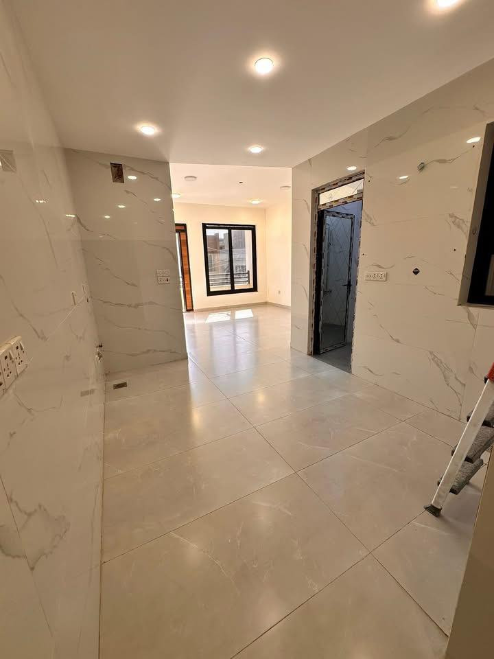 شقه للايجار في منطقة حي العربي
التفاصيل :

- ط اول 

( غرفتين نوم - صاله - مطبخ - حمام )

900 الف

عائله او موضفات محترمات

للاستفسار 
***********
