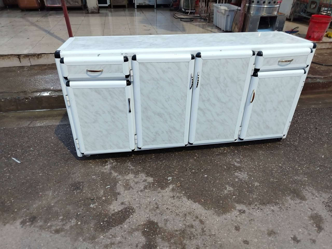 للبيع كونتر ارضى مترين نضيف شغل تقيل سعر ١٠٥  مجال *********** اسيا *********** مكان رشيديه
