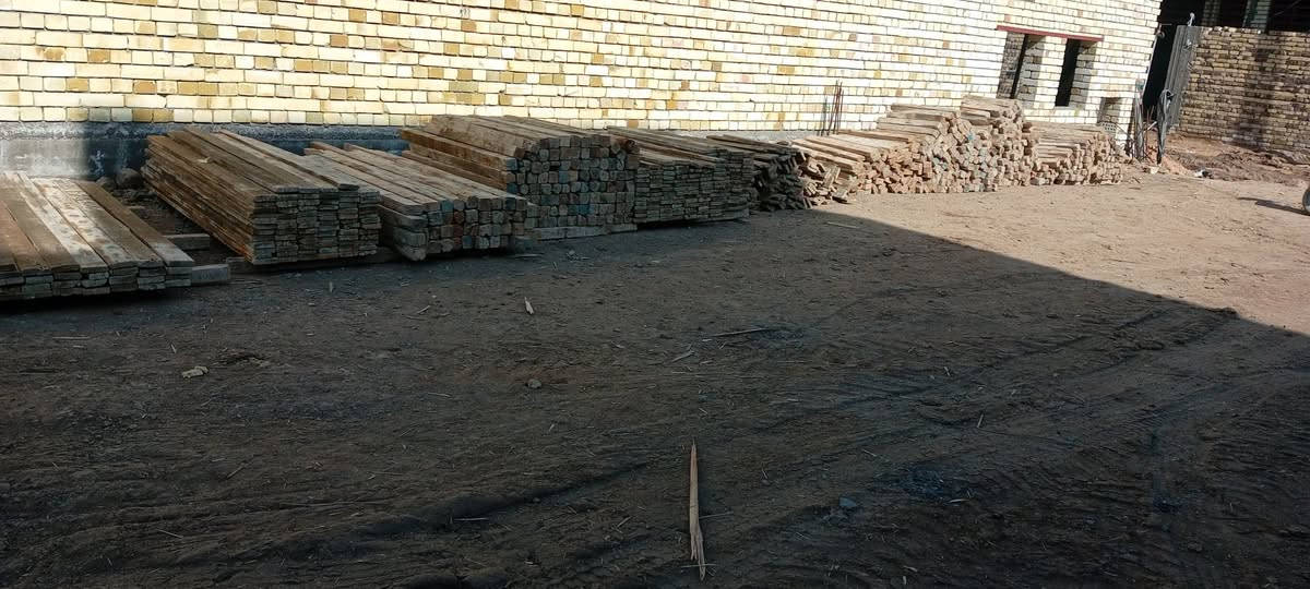 قالب خشب للبيع خشب روسي تارس 25 خشب نظيف حيل مكاني حله الاتصال على ***********
