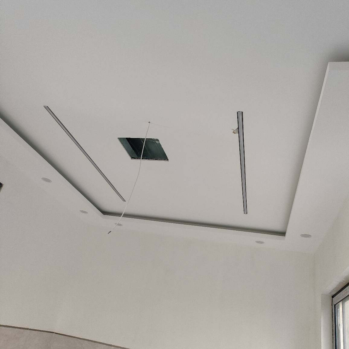 طلس وصبغ الجبس بورد والواجهيات
نشتغل بلمتر وطوب 
اتصل ***********
