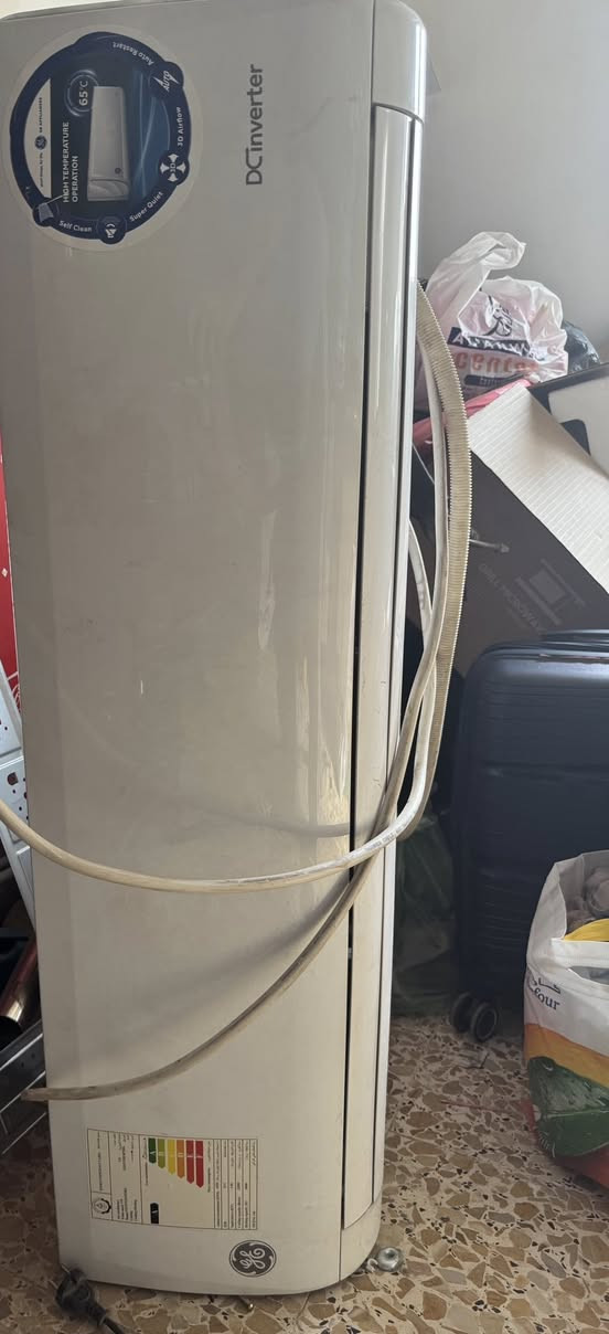 السلام عليكم سبلت جنرال الكترك نظافة ٩٠٪؜ استعمال موسم واحد فقط السعر ٣٥٠ وبي مجال مع كامل ملحقاته 
*********** وبي وتساب
