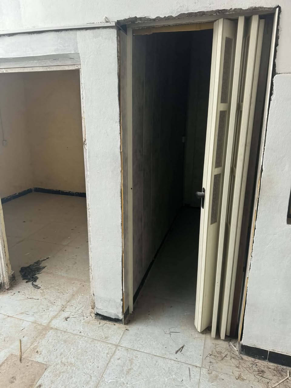 سلام عليكم بيت للبيع 60 متر سند 25 علوه الفحل شارع فائق المضمد 
غرفة واستقبال ومطبخ 
ابيعه هوه  الكاونتر ومراوح وثريات وسخان وتانكي وكاونتر وطباخ والفرن
ب22 وبي مجال


**إذا كنت صاحب هذا الإعلان وتريد حذفه لأي سبب، رجاءا أرسل رسالة إلى الدعم الفني**