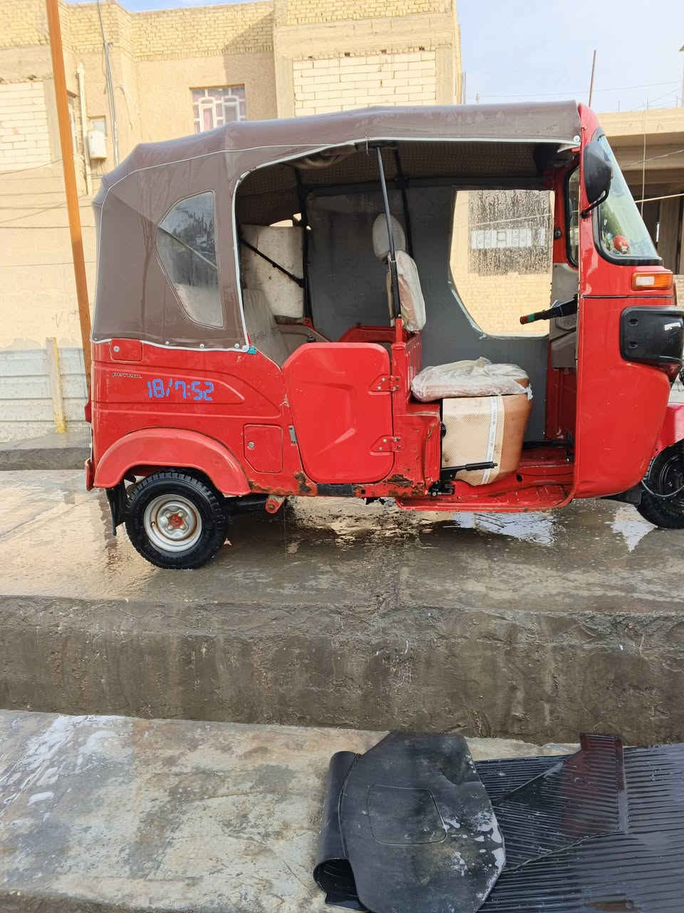 سلام عليكم تكتك 21 بيهه خياسات تكتك مكاني الحسينية قرب دائرة المرور (رايدهه7800وبيههه مجال)***********
