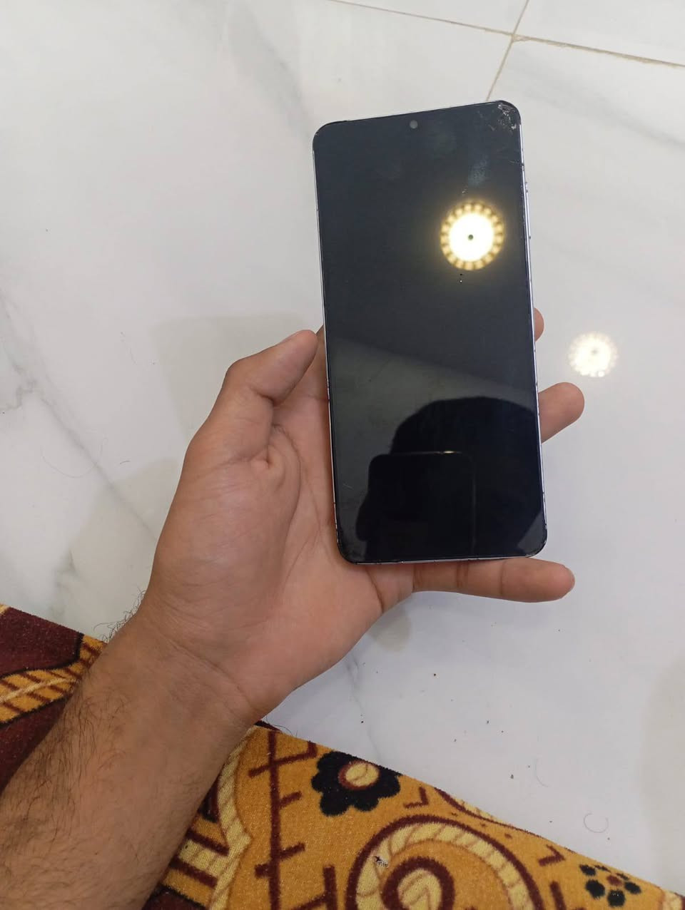 جهاز لبيع سعره مناسب ب٦٥الف بي مجال  جهاز اقتصادي للاستخدام الخفيف.   مواصفات Samsung A06 الأساسية* باختصار:

1. *الشاشة*: 6.7 بوصة PLS LCD، دقة HD+ 720x1600، 60Hz
2. *المعالج*: MediaTek Helio G85 - يمشي سوشيال وتيك توك ويوتيوب، ببجي على Low
3. *الرام*: 4GB
4. *التخزين*: 64GB أو 128GB - الأكثر شيوعاً 128GB
5. *الكاميرا*: خلفية 50MP + 2MP، أمامية 8MP. تصوير نهاري مقبول
6. *البطارية*: 5000mAh مع شحن 25W، تتحمل يوم كامل
7. *النظام*: Android 14 بواجهة One UI Core، يدعم تحديثين
8. *إضافات*: بصمة جانبية، منفذ سماعة 3.5mm، شريحتين


**إذا كنت صاحب هذا الإعلان وتريد حذفه لأي سبب، رجاءا أرسل رسالة إلى الدعم الفني**