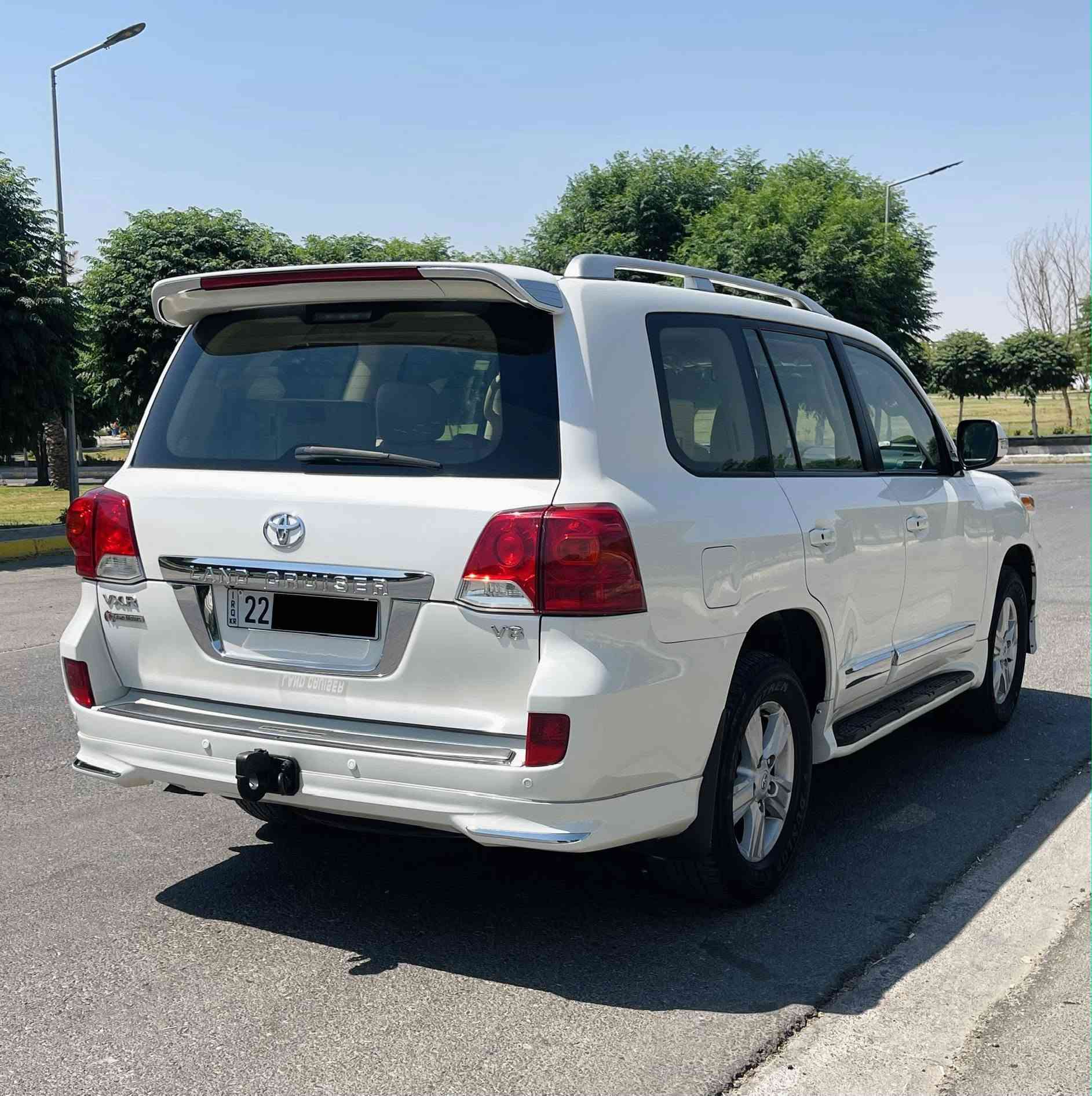Toyota LandCruiser 2013 VXR V8 4.6L تويوتا لاندكروز

المواصفات معروفه
السياره بدون صبغ بيه مكانين PDR 
وحده يم قبغ البانزين عله كد شبر  
والجاملغ  خلف السايق شويه  
السياره نظيفه جدا

گير ومكينه بشرط 
ماشيه 99 الف كيلو متر حقيقي 

مكان السيارة اربيل
السيارة بأسمي ورقم اربيل 
السعر 370 ورقه
 
رقمي
***********
*********** أربيل, العراق

