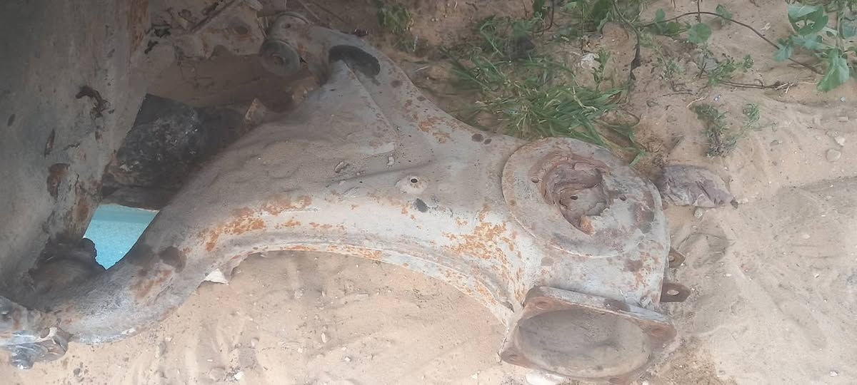 #موجود تندة باص 
#موجود صواني حديث وقديم
#موجود فخدات 
#موجود شبكة
#موجود لديتر ومروحة 
#موجود زجاج الجوانب الأربعة
#موجود اكسات وسرة خلفية زمبركات واصبرصات 
كل ما يلزم الباصات
#للتواصل فقط علي رقم جوال 0599457924


**إذا كنت صاحب هذا الإعلان وتريد حذفه لأي سبب، رجاءا أرسل رسالة إلى الدعم الفني**