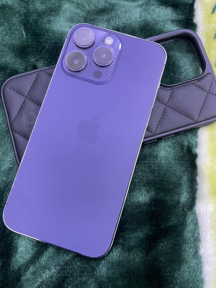 14 برو ماكس دبل شريحه امبدل شاشه وضهر فقط  باقي كفاله  ذاكره 256 عنوان البصره سعر 575 وبي مجال كلشي شغال فيس يدي شغال نت شريحه اتصال كله شغال للتصال ***********
