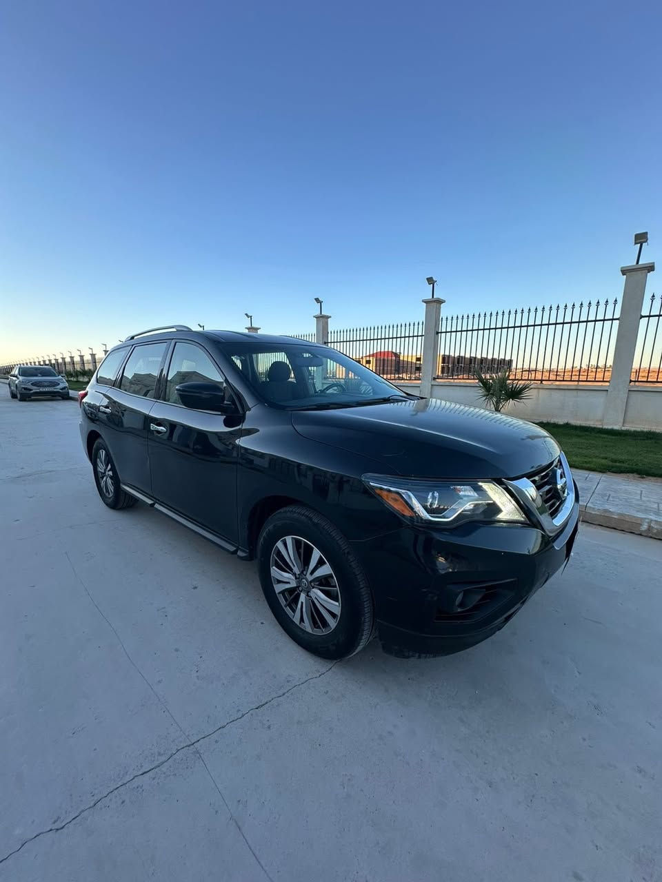 السلام عليكم ، بلااااش ب سعر التيما 🔥🔥!.
NISSAN PATHFINDER 2019 SV
نـيسان باثـفايندر 2019 SV وارد امريكي
7 راكب 💺 
V6 3.5 🚀🔥.
المـمشى : 124,000km/h 🎖️
الضـرر : ربع بـوند صبغ و ايرباك ستيرن فقط طاگ
--

1. داخل اسـود
2. رادارات امامي جانبي
3. ابواب بصمة
4. تشغيل عن بعد 
5. مثبت سرعة 
6. محرك 6 سلندر 3.5 
7. گير cvt
8. شاشة لمس
والـخ .. مواصفات الـSv المعروفة 
ملاحظة : بدون بانوراما *
گير مكينة حدادية كله بشرط ، سنوية بأسمي تحويل مباشر ثاني يوم
هزة جديد 
السعر : 160 وبيها مجال للطيبين 👍🏻♥️
مكان السيارة : اربيل ، موصل
التواصل واتس : ***********
