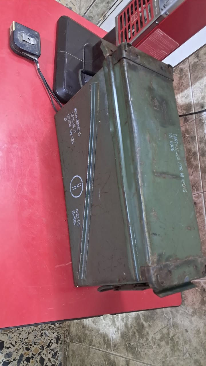 صندوق عدة قديم السعر ٤٠الف قفل يوجد توصيل ***********سيد عباس
