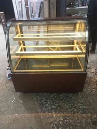 عارضة كيك مرمر السلام عليكم من رخصة الادمن عارضه كيك تركي قياس عرض متر...