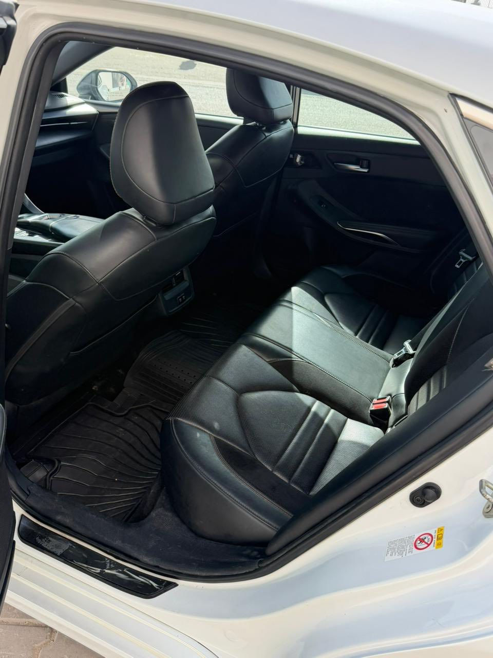 افلون 2019 xse
سياره فول 1ع1
فتحه 
جلد
كراسي كهرباء 
بصمه تشغيل 
بصمه ابواب 
بصمه صندوق
رادارات تحديد مسار نقطه عمياء
شاشه 
كامره 
تحكمات ستيرن 
شفتات ستيرن 
تدفئة كشن 
تبريد قطعتين 
حادثها قبغ جنطه مبدل لون 
وجاملغ خلفي صبغ 
صور الحادث مرفقه بلمنشور 
ماشيه 117 
سعر 240 وبيها مجال 
مكان السياره بغداد الغزاليه 
***********
***********
