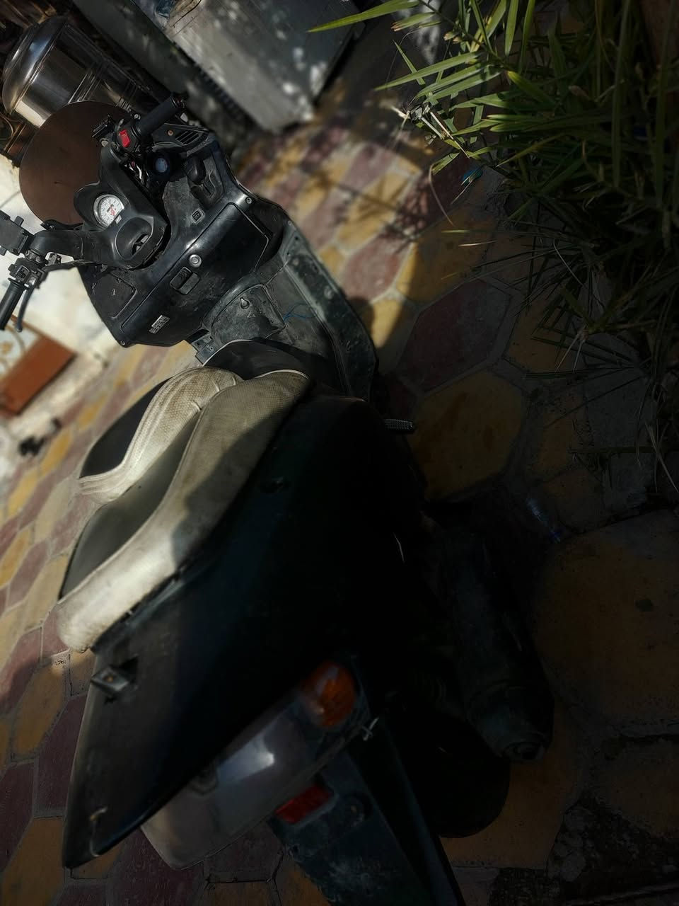 اسلام عليكم ورحمة الله وبركاته هاي الدراجه فورزه صفر سته 06 متروكه ابيع كوم حديد بيها منفيس رايدهاا اب 250 التواصل عبر الوتساب ***********
