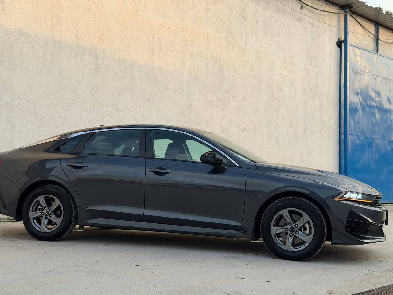 السلام عليكم للبيع
‏ . k5  2024  ماشيه ١٨ الف

  رقم اربيل الجديد تحويل للمشتري

مواصفات lxs

ضرر صبغ بنيد فقط بدون دواخل ايرباك ستيرن وراجع سستم

شاشة مع كامرا خلفية دواره 

بصمة تشغيل

تشغيل عن بعد

رادار امامي + جانبي + خلفي

سايد بريك بصمة

٤ وضعيات قيادة

مثبت سرعة

تحديد مسار

-----

السعر  168   ورقه قفل قفل

*********** 

‎ واتساب او الاتصال عالرقم
