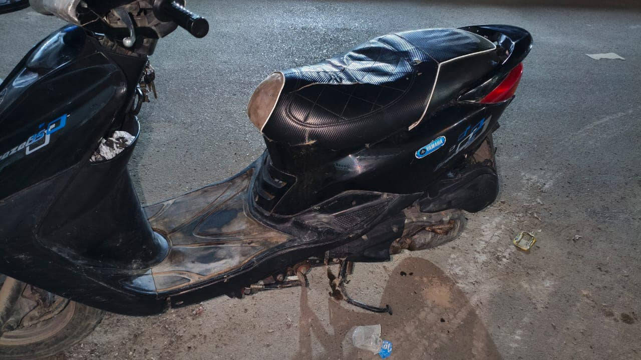 دراجه بريز بغبغاء نوزل خطين دراجه حلوه مكفوله من كلشي خير من الله نكره سلف كهربائيات كامله نقص بس بنزات خلفيه 650 بيهة مجال . *********** بغداد بلديات.
