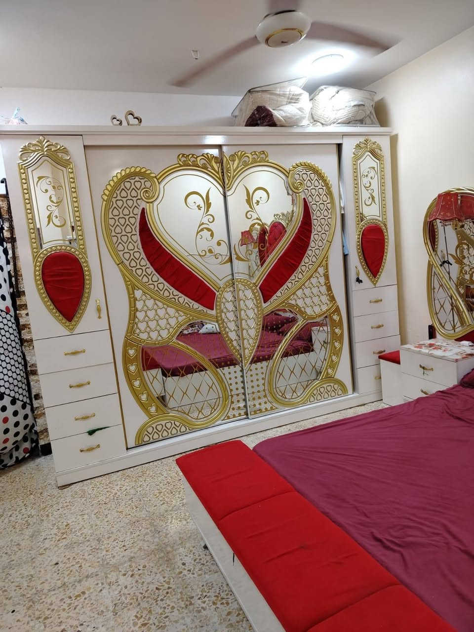 غرفه تركيه 9قطع جديد اشتريته واريد ابيعه لان غرفتي زغيره
‏‪***********‬‏ مكاني كوت داموك
