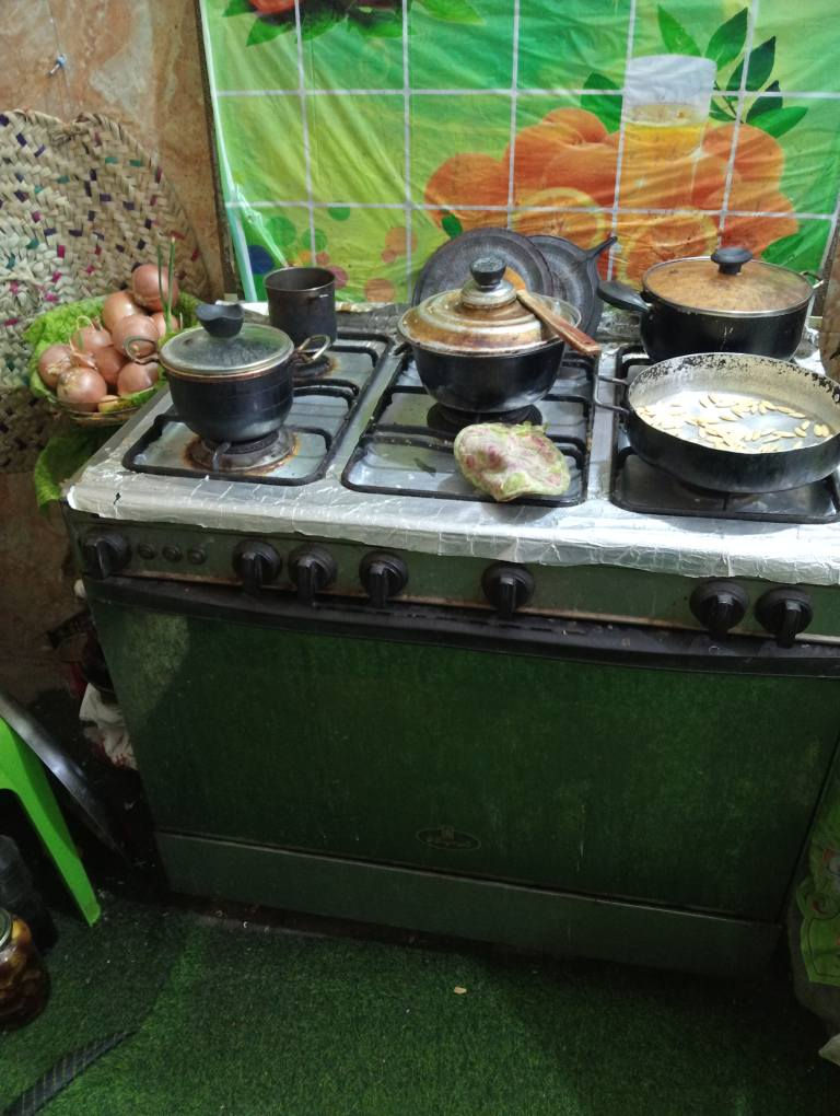 السلام عليكم غراض بيت للبيع اريد اشيل موضحه بالصور رقمي *********** كربلاء, العراق
