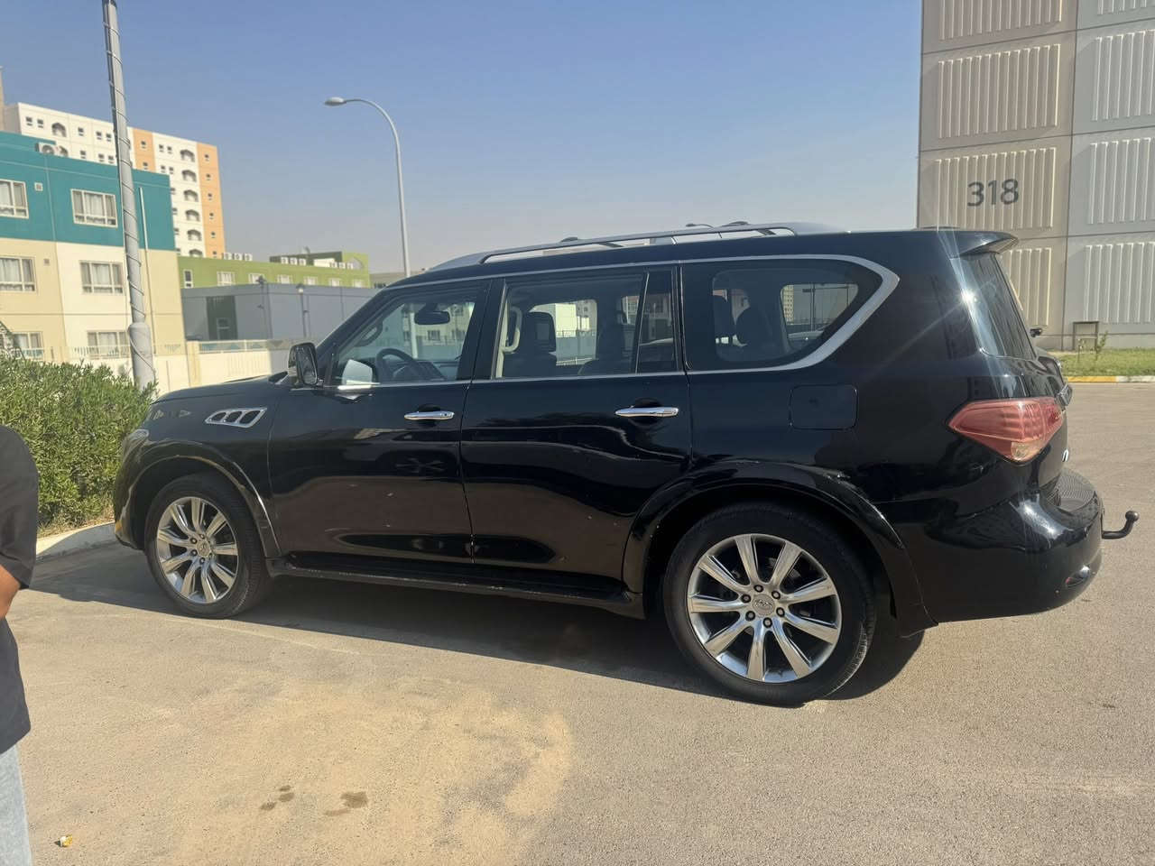 السلام عليكم . سيارة انڤنتي QX80 موديل 2014 محدثة 2017 وارد امريكي حادث چاملغ خلفي الأيمن مصبوغة حزام بأسمي رقم بغداد دولي فول مواصفات رادارات كاميرات اربع اتجاهات دفع رباعي 7 راكب صندوق كهربائي شفط كشنات جلد كهربائي امامي خلفي صدر امامي خلفي ممتاز محرك 8 سلندر تخم تاير تحكم استيرن مثبت سرعة تشغيل عن بعد بصمة تشغيل بصمة باب تبريد 3 قطع فتحة سقف اشاير بالمري بعد بيه هواي مواصفات السعر على الخاص 
الاتصال على الرقم او المراسلة عبر الوات ساب 
 السعر ب ١٥٠ وبيها مجال ***********
