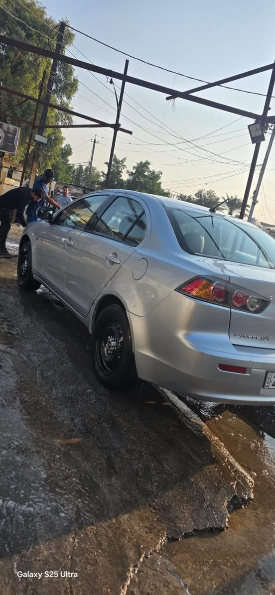 السلام عليكم 
لانسر ميسبوشي
موديل 2016
السياره مكفوله من ضربه والصبغ
السياره رقم سليمانيه
السياره نص مواصفات 
سياره حلوه احلى من صور  
مكاني البياع
رقم تلفون متوافر واتس
***********
السياره خليجي مكينه 1600
مكينه كير مكفولات
السعر109 وبيها مجال بغداد, العراق
