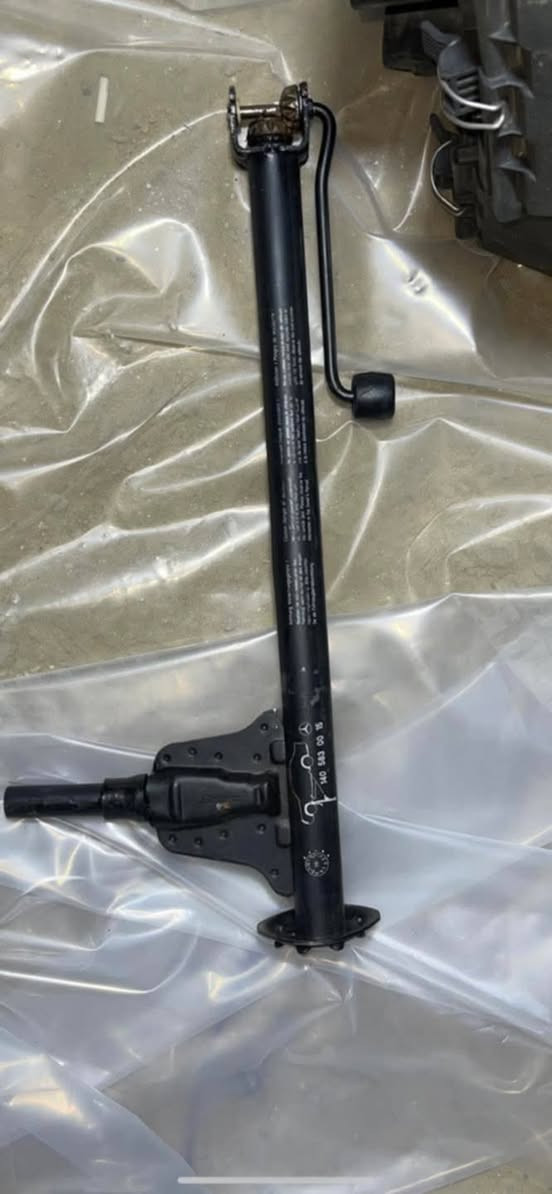 علي الموسوي.   للادوات الاحتياطية
مرسيدس بنز.  جامبو.    دب.    مرور.    190 
كافة الكماليات باسعار منافسة 
العنوان بغداد 
متوفر توصيل كافة محافضات العراق 
 الهاتف ***********
