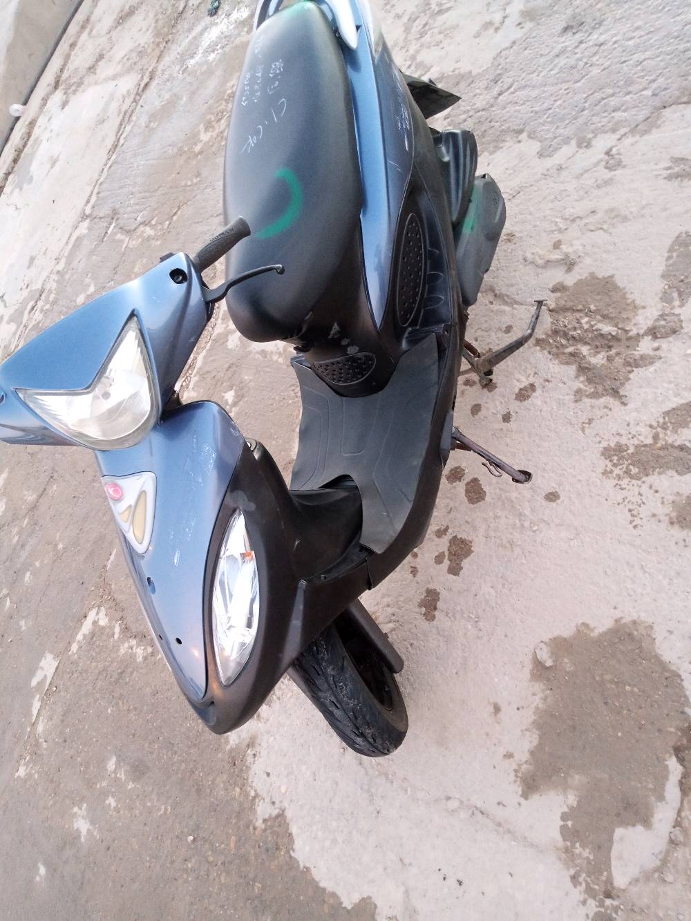 دراجه كامكو V2 نوزل موديل 2011 صارله شهر مشتغله من رمبه ماشيه 5200 دراجه جديده 
(( سعر بي قليل مجال للشراي)) 
ذي قار 

