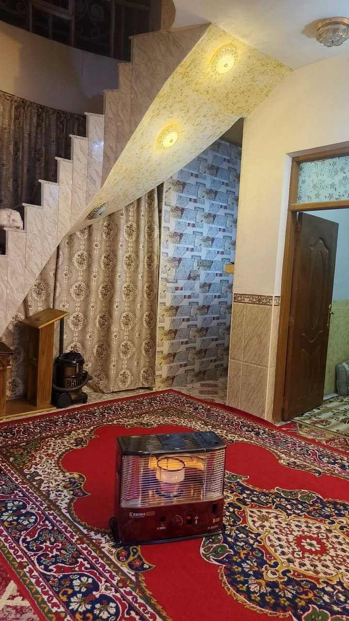 يالله بيت للبيع حي الانصار مقابيل   الكراج الجنوبي غرفه وصاله واستقبال تخاريج بناء جديد ٢٠٢٠ كونكريت المساحة ١٢٠م فرع ٦م جهه اليمنى  للإستفسار*********** ابو علي للعقار🏡

