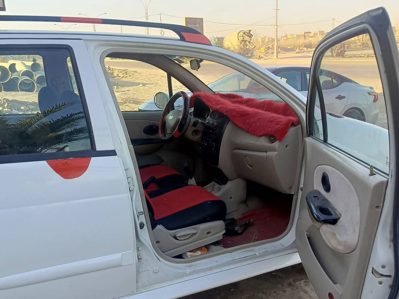 سلام عليكم فول ومكفول وحله من ام الول فرح  زوجتك حبيبتك فرحي وسعدي روحج قرب العيد كيو كيو للبيع موديل 2009 جديده بدون صبغ بلاديه كير مكينه جديد حداديه جديد سياره حلوه ونضيفه تحويل مباشر السعر ( 25 ) مال بنيه مامتعوبه مكان السياره حله *********** متواجد واتساب
