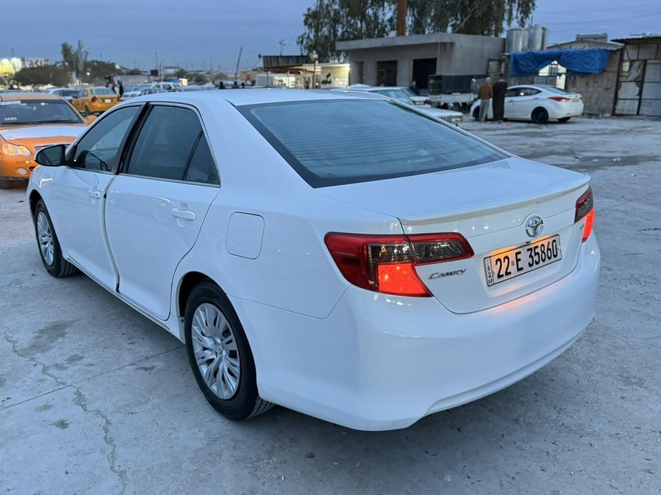 تویوتا کامری مودیل 2012  وارد ئەمریکی مواسەفات LE بێ لیدراو بەس هیلالیکی کارتە بێ ناوگرتن هیجی ترینیە مەکینە  نەکراوەتەوە گیربی عەیب بیتاقەی بەنزینی هەیە جوار تایەی تازەیە سەیارەکە مالی دۆستە رەقەم موبایل *********** ***********
