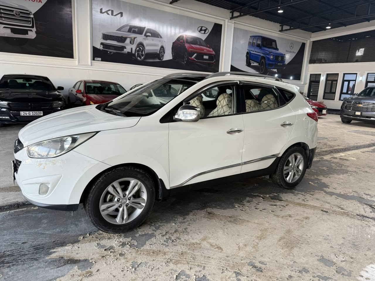 السلام عليكم
توسان 2010 شكل ال2011
فول مواصفات بصمة بانوراما 
جاهزة من كولشي 
رقم ارييل وكاله او تحويل 
السونار موجود بدون حادث 
مكانها النجف الأشرف 
السعر 117 
***********
