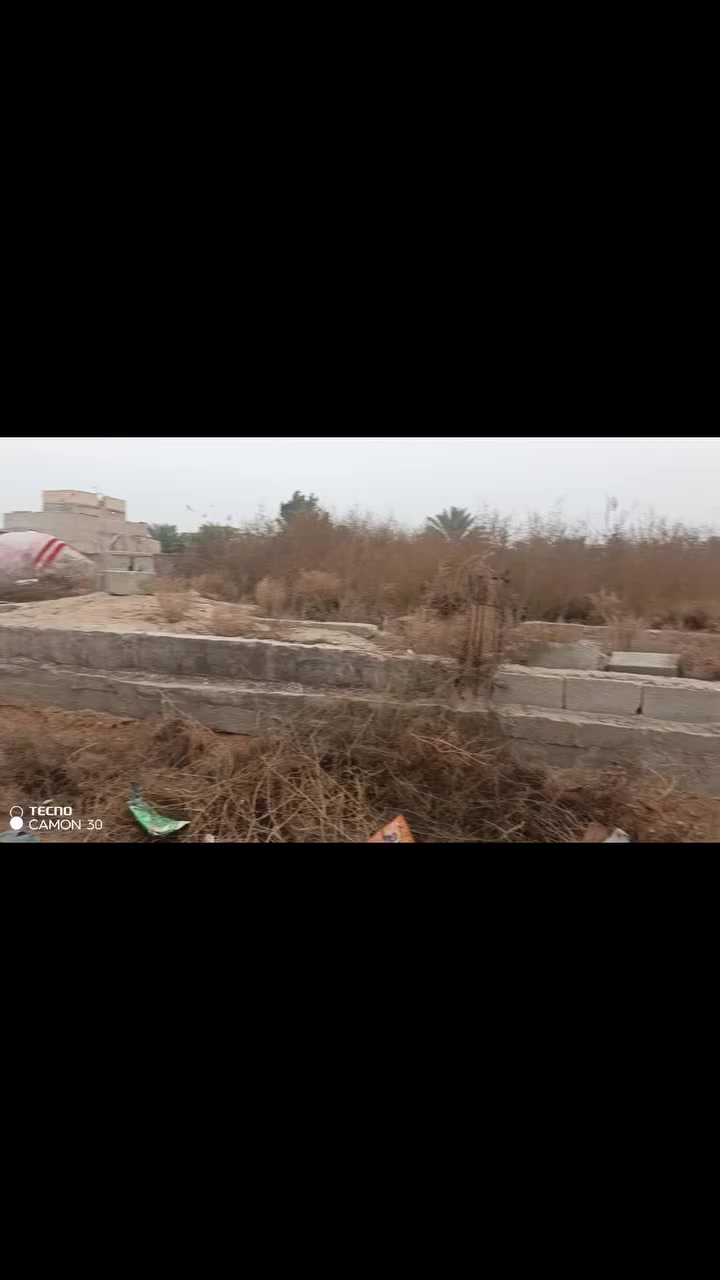 قطعه للبيع 100متر بيه بتلو صب كونكريت برشديه بيع مستعجل الشراي يتصل وبي خير ويدلل ***********
