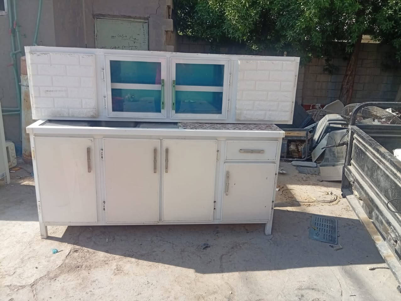 غراض للبيع كلش نضيفات ثلاجه حجم وسط كاونتر ٤ قطع ينباعن كلمن وحده واسعار مناسبه مكان حله ورديه خارج شراي يتصل على رقم *********** مكلفه لاسعار مو يمي رقم بي واتساب
