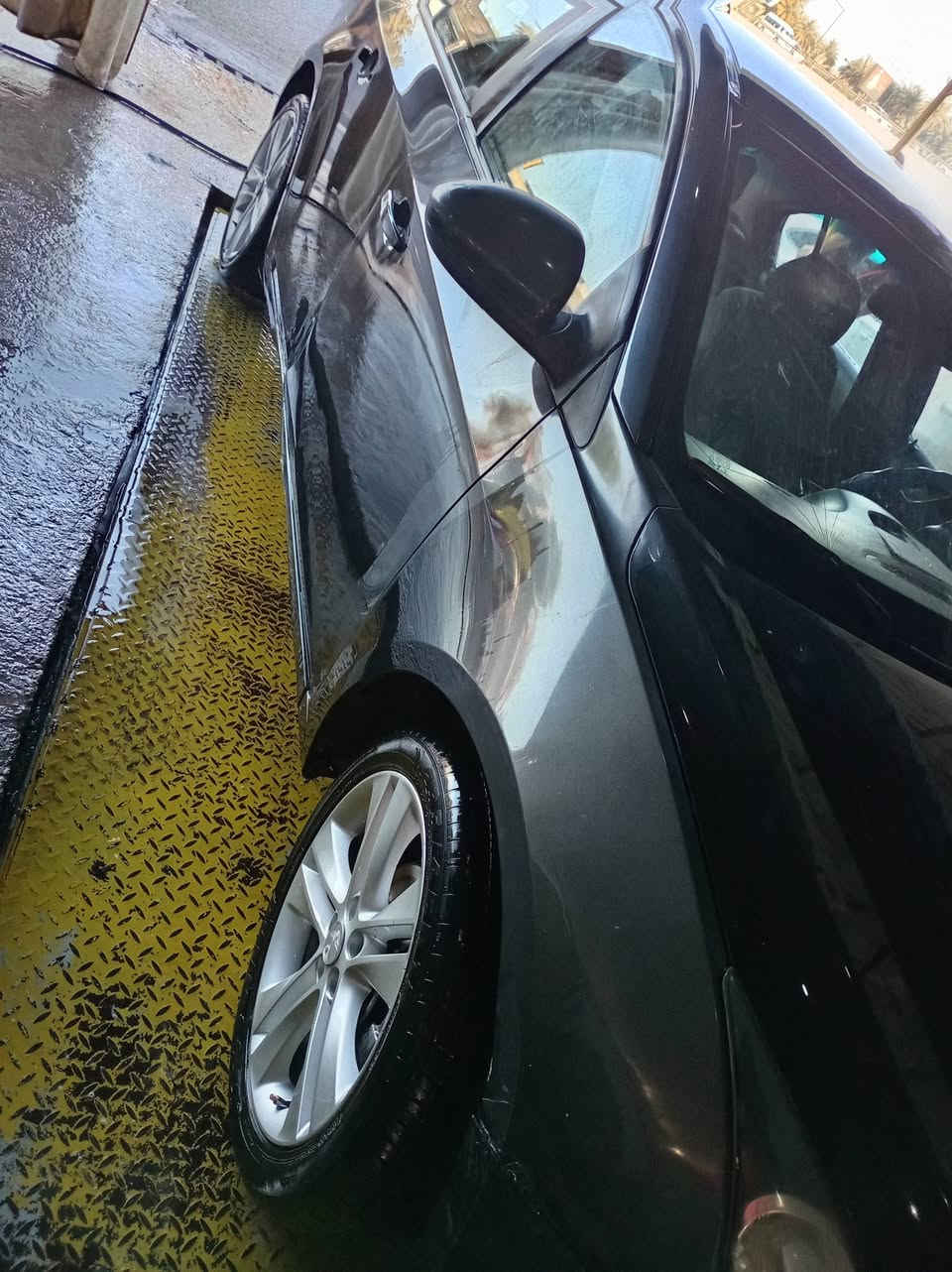 حبايب عندي هاي الكروز بيهه طخطخات بل كشر ودعاميه الاماميه مكاعده عدل تبريد شغال ثلج محرك وكير نضيفات ممفتوحات ابد موديل ٢٠١١ سنوية مساقطه بعدها رقم اربيل انكليزي الجديد عندي الجامه عكس السايق ماطورهه ينرادله شد لان مفتوح وحاطه بل صندوك  سيارة ممتعبتني بس اني ممهتم بيها اريد ابيعهه ب ٥٥ ورقه  مكاني بغداد *********** السياره كفاله شواصي ولغود ليبل واحد كلها
