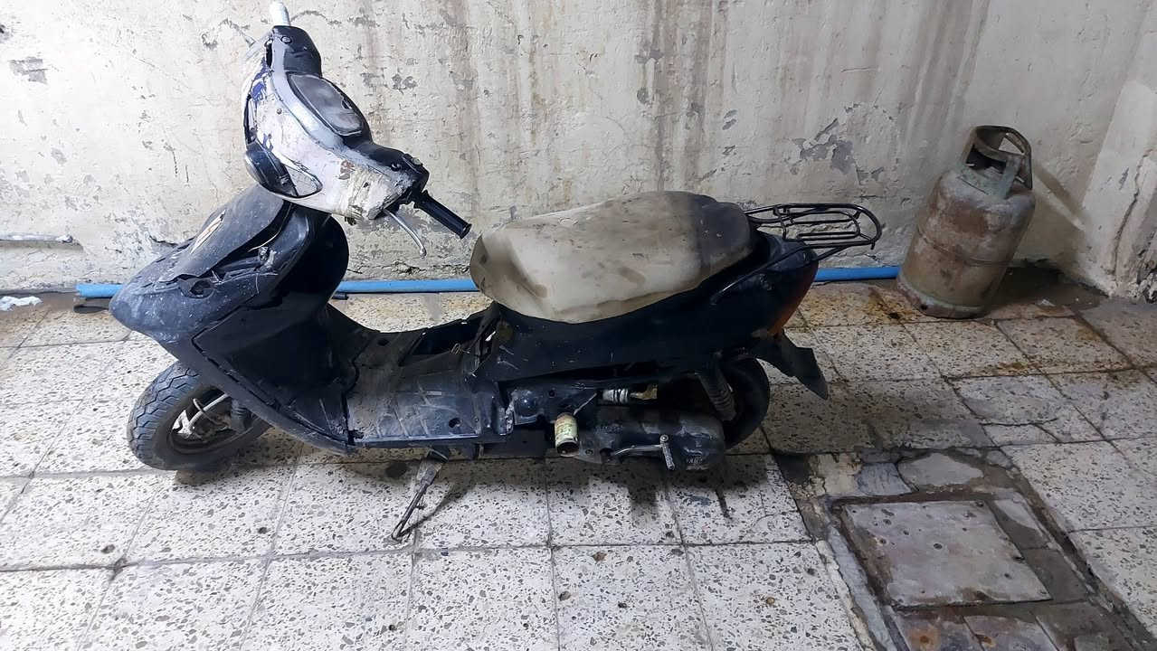 دراجة بيجي فحل للبيع سعر 180 وبيهة مجال شغالة محرك جديد تاخذهة عل فحص كاملة قفل ستيرن وكهربايات وسلف بس عوزهة باتري راسني او خابرني ***********
