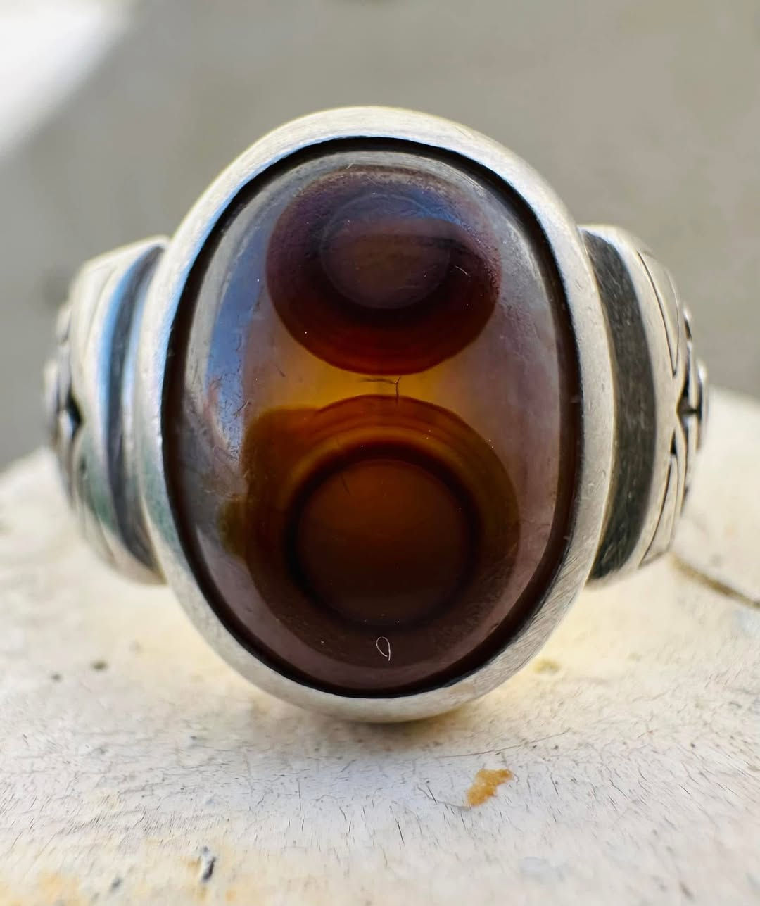 للصائغ المبدع (سجاد المولى ) صياغه يدويه ثقيله
سليماني هندي اصلي قديم جدا 
عينين حمر 

السعر 100 الف قفل بدون عمله 

بغداد / جميله شارع خير الله 

***********
