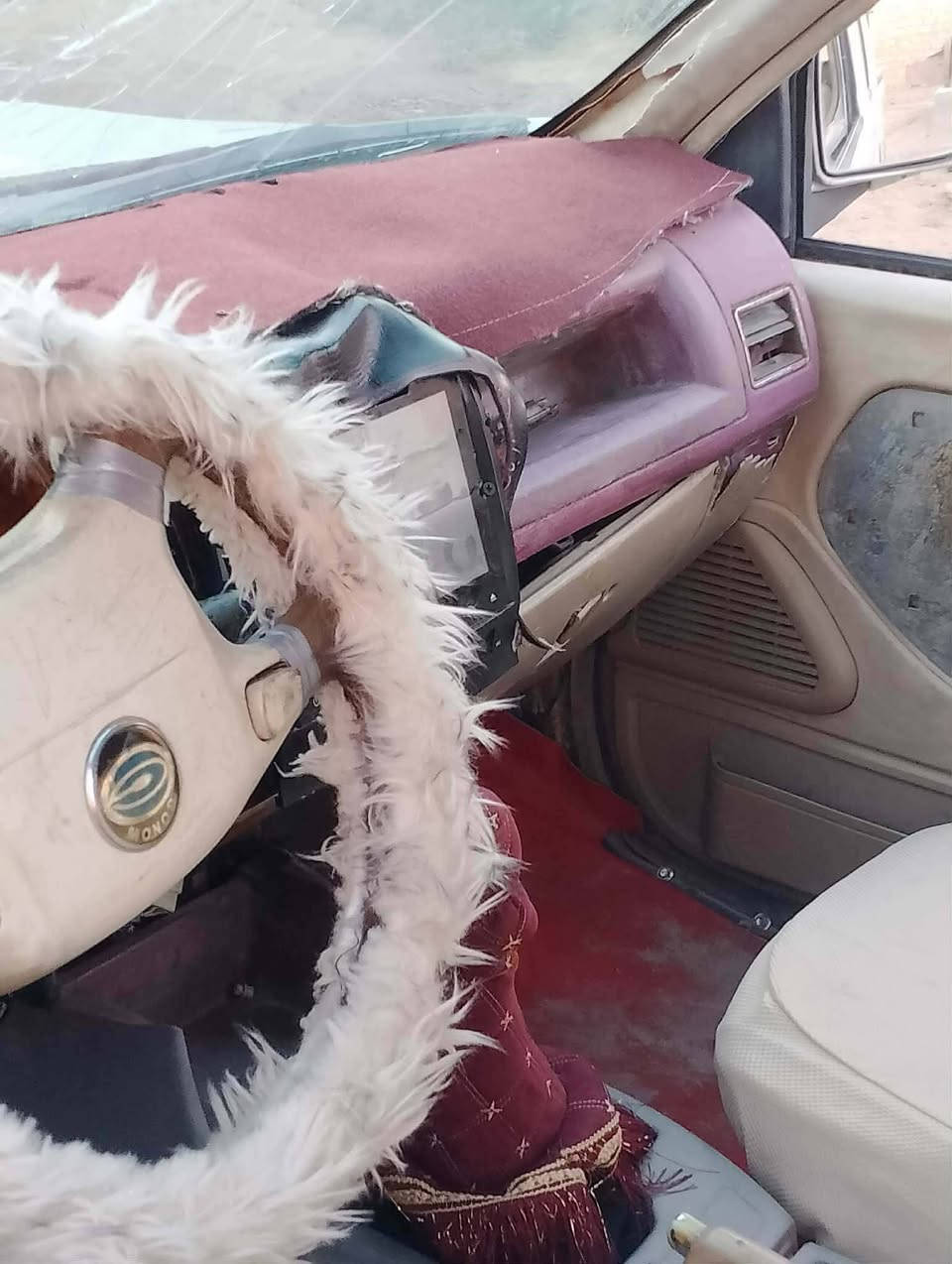 السلام عليكم مكلف بالنشر مكلف بالنشر، ،،بكم گنو للبيع مستعجل حيل وسعرها بلاش مليون ونص، ، بيها رقم وسنويه بس مايندل صاحبها رقمها واسط،،،كير محرك صدر تايرات كلها شرط عنواها ناحيه الزاب للاستفسار اكثر الاتصال علئ للرقم ***********
