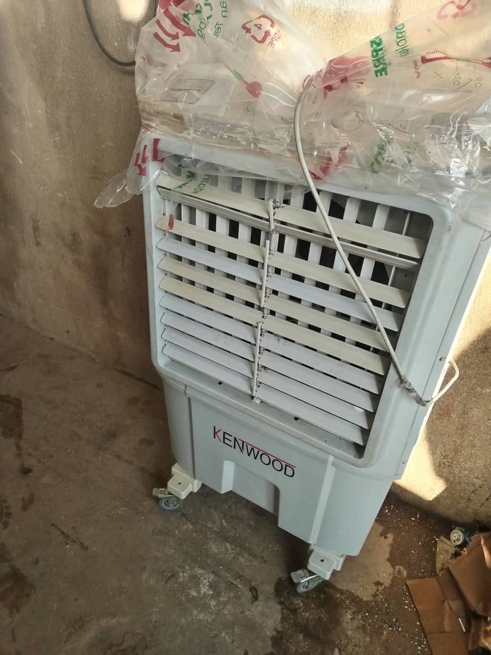 اسلام عليكم كاونتر المنيوم متر ونص نضافه ١٠٠ بل ١٠٠ ثلاجه شقالهه ماطور شركه نضافه ١٠٠ بل ١٠٠ استفسار اتصال بل رقم ***********
