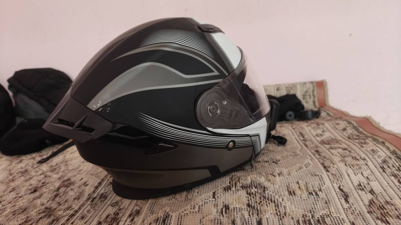 خوذه فج قلاب ماركة ايطالي جاهزة كامرة وسماعه كلهن ماركات اصلية مكاني ديالى بعقوبه سعرهة 150الف 
***********
