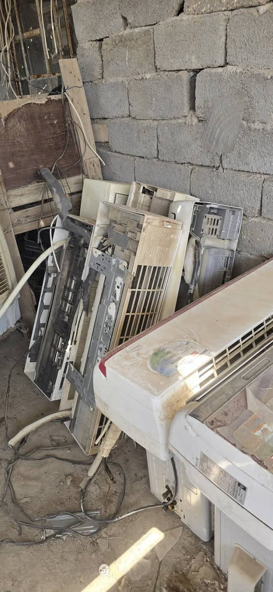 قطع حارة وقطع باردة طنين وطن ونص وموجود ٣ طن  شرط شغل وتبريد وضمان موجود 
عنوان
شطرة الحولي فرع محطة الكهرباء الجديدة مقابيل حسينية حامي الشمال((نبي الرحمة)) داخل الساحة***********
