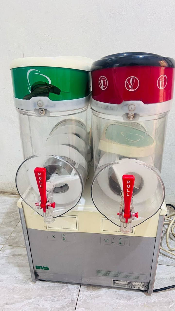 السلام عليكم ورحمة الله وبركاته مكاين ازبري إيطالي للبيع نظيفات عدد 2 السعر 800.الف اثنينهم ماطورات أصلية سكاكين نظيفه  مع
     احواض
***********
***********
ديالى بعقوبة
