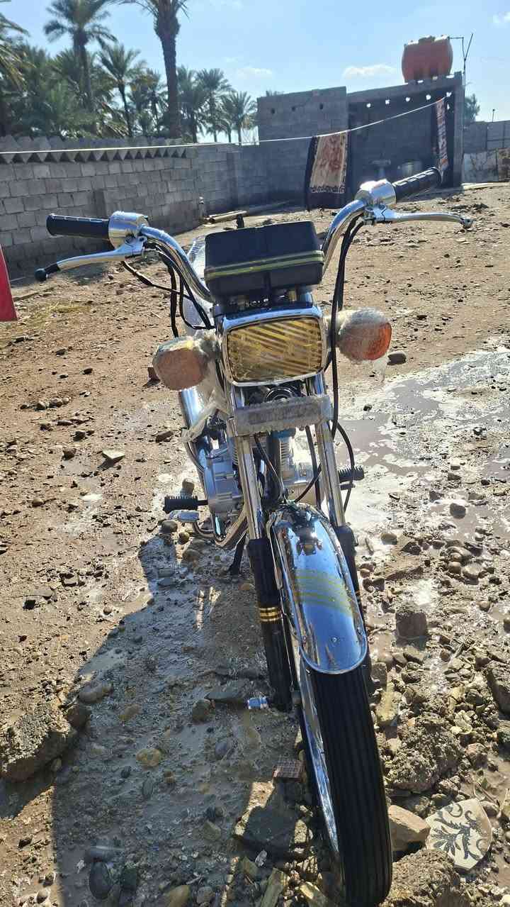 دراجه تعمير بعدهه سحك شاصي ارشيا ١٤ اصولي باقي كله نامه اصلي دراجه ماناقصه اي شي كامله ومناسبه وشراي بخدمته واسط /زبيديه           ***********.
