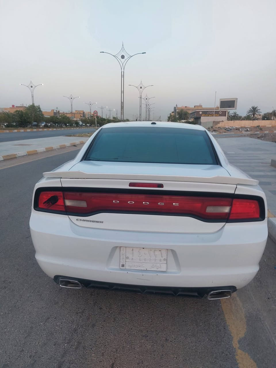سلام عليكم شارجر للبيع موديل 2014 وارد امريكي حادثها چاملق وبونيد تبديل اصلي بأسمي الاتصال على هذا الرقم *********** متواجد في الشطره
