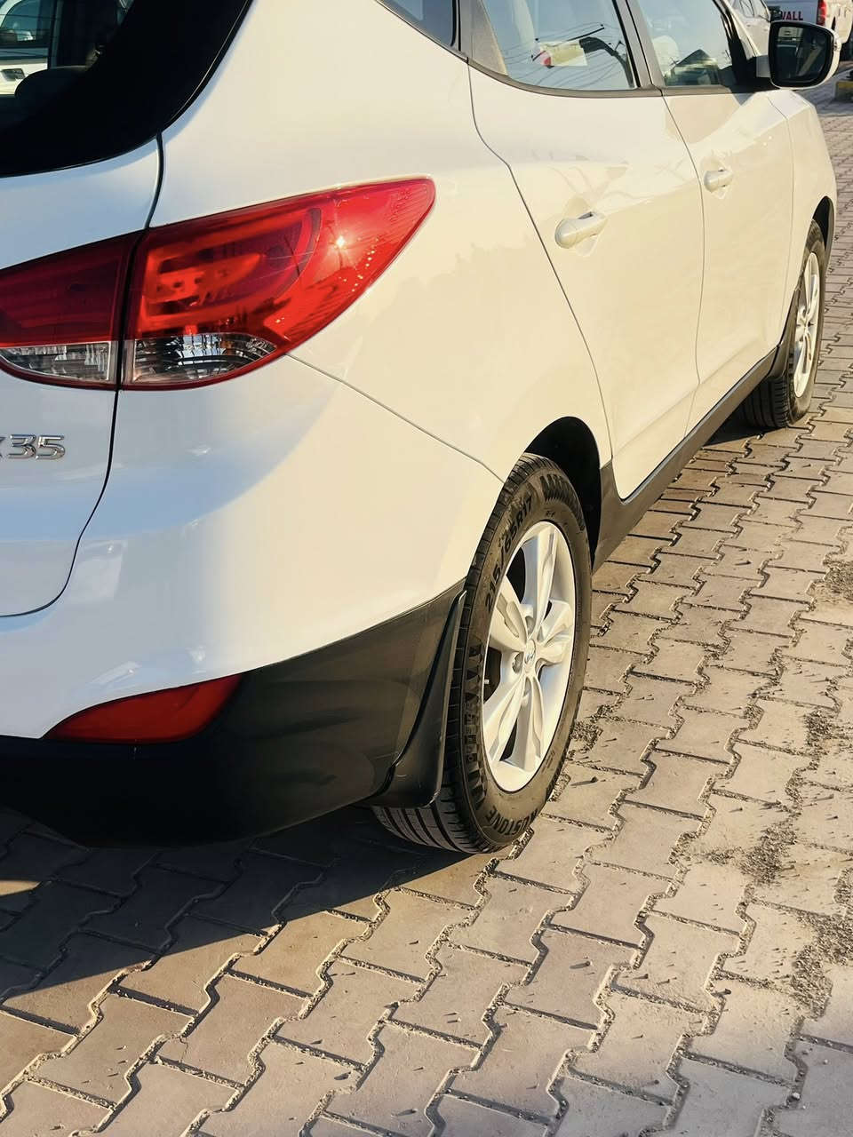 السلام عليكم ورحمة الله للبيع
توسان 2011

خليجي رقم دولي مداور ثاني يوم 

السيارةً نظافة شوف عينك 

حمام +بوليش هستوهة طالعة 

سيارة عليها إدامة كاملة 

تبريد ثلج صدر مكينةغرفة نظيفة 

والسونار كدامك 

مكاني كوت مركز 

السعر 125 

الاستفسار اكثر الاتصال برقم ***********
