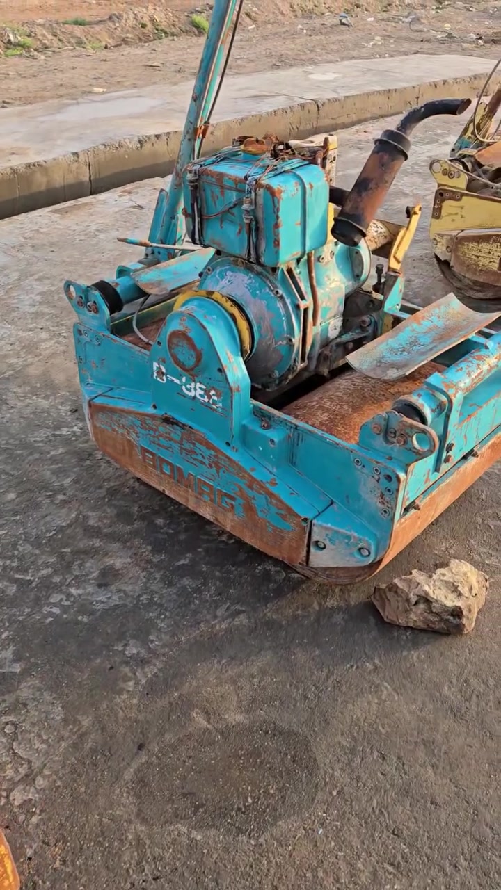 السلام عليكم لبيع حادلات بوماك جدد نضيفات لبيع عدد ٥ 
لبيع كلوهن ،،***********
