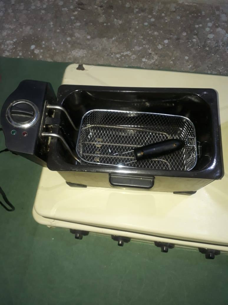 سلام عليكم الطباخ سعره 25 والقلايه سعرها 15 والجذر سعره 10 بين مجال مكان كود حي الحكيم***********
