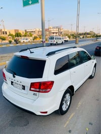 🧿دوج جورني 🧿 موديل 2016 فئةSXT لون ابيض ثلجي  مواصفات السيارة  شاشة كب...