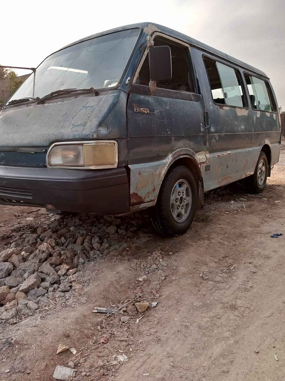 كيه بسته للبيع موديل 94السعر 25وبيها مجال ***********
