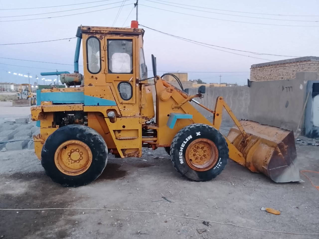 للبيع كوماتسو حجم 50 موديل 91 رقم منفيس  جاهز للعمل السعر 75وبي مجال الاستفسار *********** العنوان الكوت
