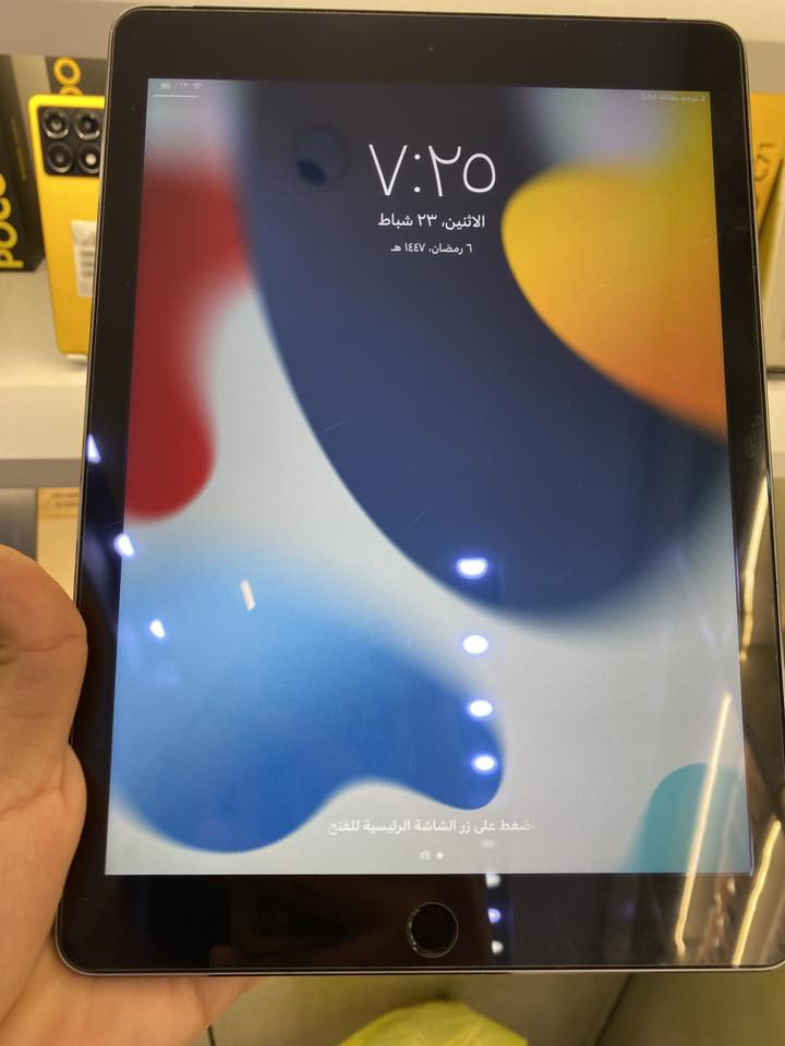 سلام عليكم
ايباد AIR 2 يدعم شريحه ذاكره 64 
سعره 80 الف تحديثه متوقف ع 15
بي فطر بالشاشة ما مأثر ع اي شى  
رقمي ***********
مكاني بغداد حي الاعلام
